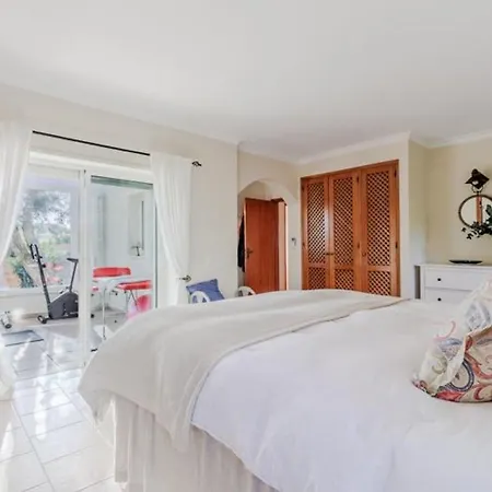 Διαμέρισμα Stunning Offers Unparalleled Sea Views Heated Pool Αλμπουφέιρα