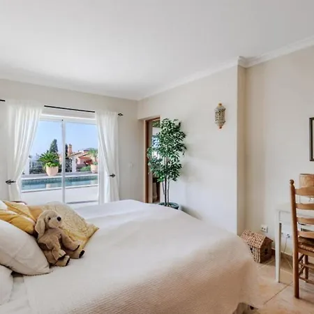 Stunning Offers Unparalleled Sea Views Heated Pool Διαμέρισμα